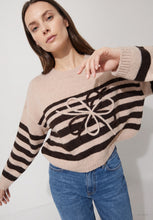 Load image into Gallery viewer, Brown/powder cream pullover
