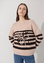 Load image into Gallery viewer, Brown/powder cream pullover
