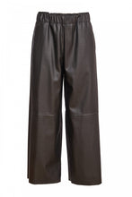 Load image into Gallery viewer, Faux Leather Trousers
