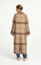 Load image into Gallery viewer, YAYA Beige check coat
