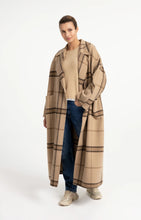 Load image into Gallery viewer, YAYA Beige check coat

